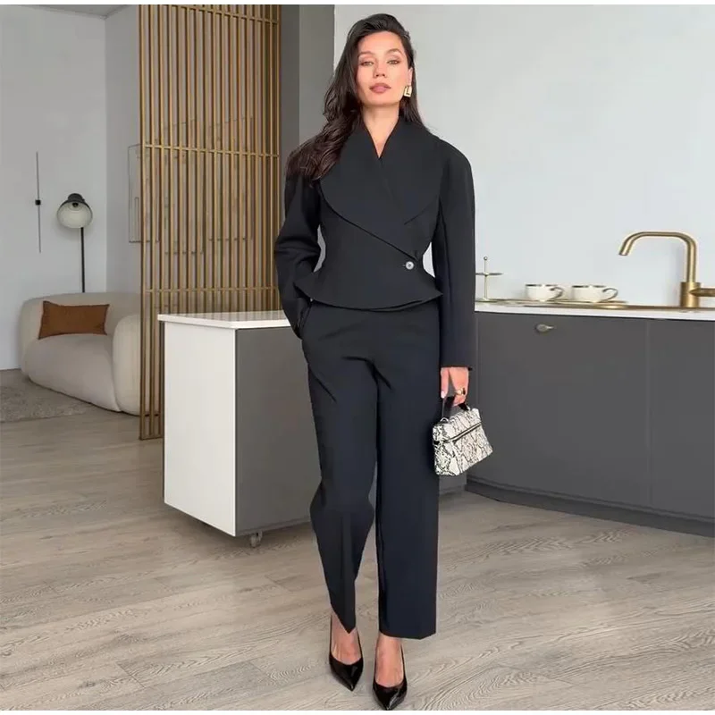 Damen-Hosen-Sets, V-Ausschnitt, Langarm, Taillenbetonende Asymmetrische Mäntel, Hochgeschnittene Plissierte Hosen, Schicke Büro-Outfits für Damen, Neuheiten – Detail 3