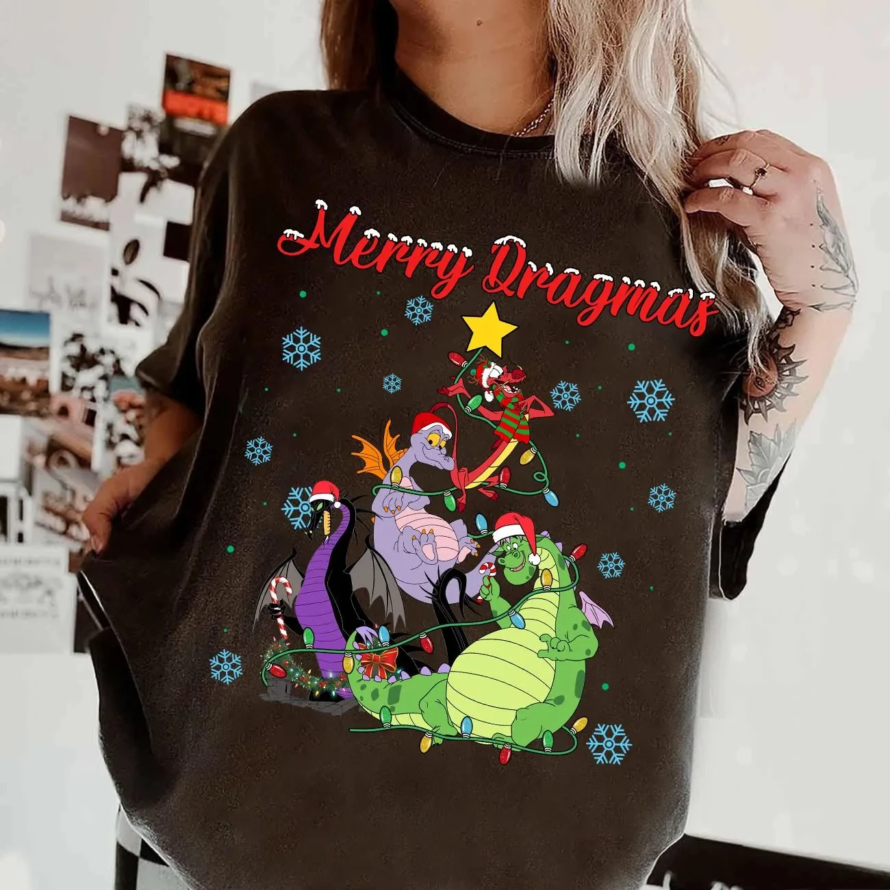 디즈니에서 메리 크리스마스! 크리스마스 라이트 트리 셔츠, 드래곤 크리스마스 트리, 포켓몬 드래곤 엘리엇, 크리스마스 산타클로스