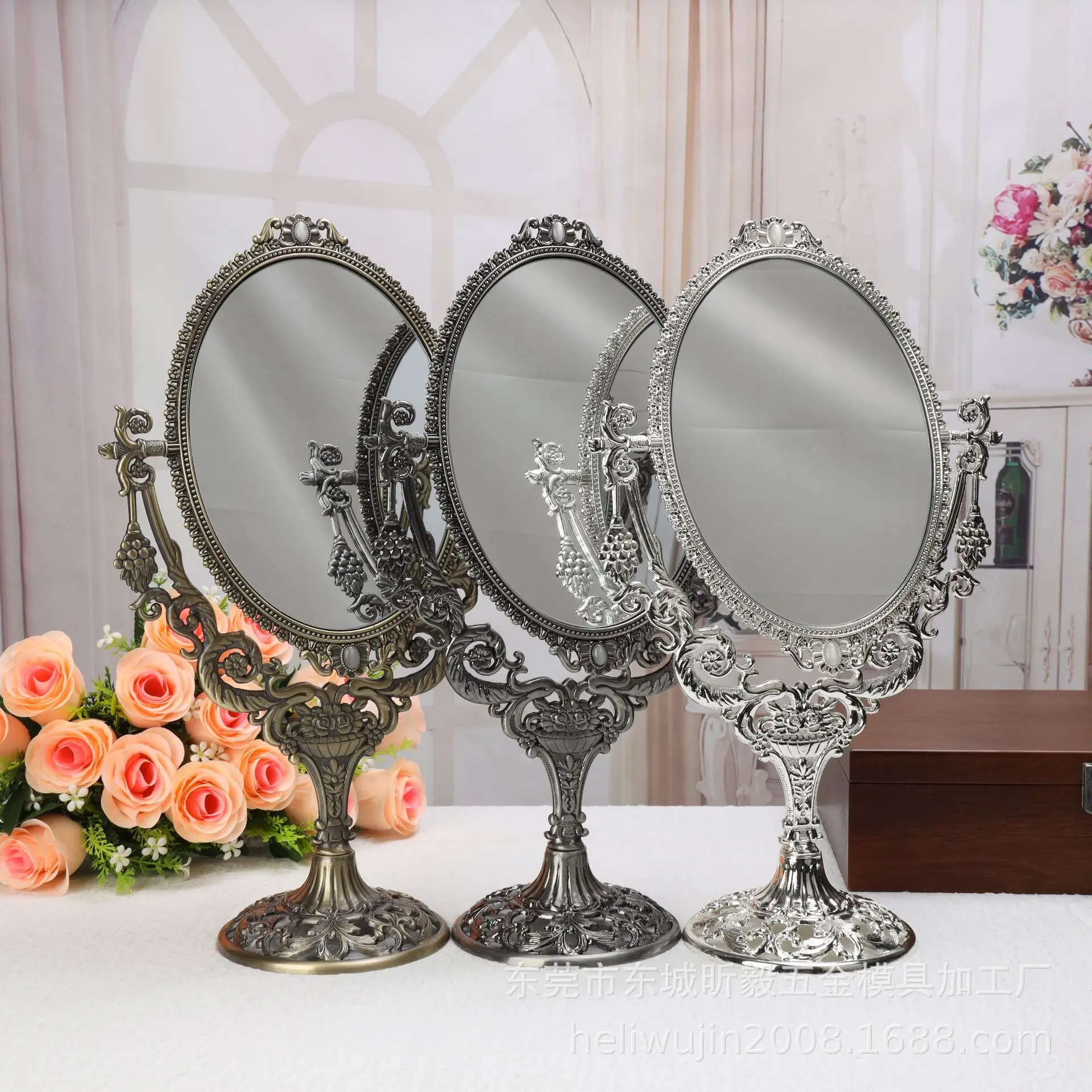 

Retro metal table mirror, princess makeup table mirror, fashionable European style table mirror