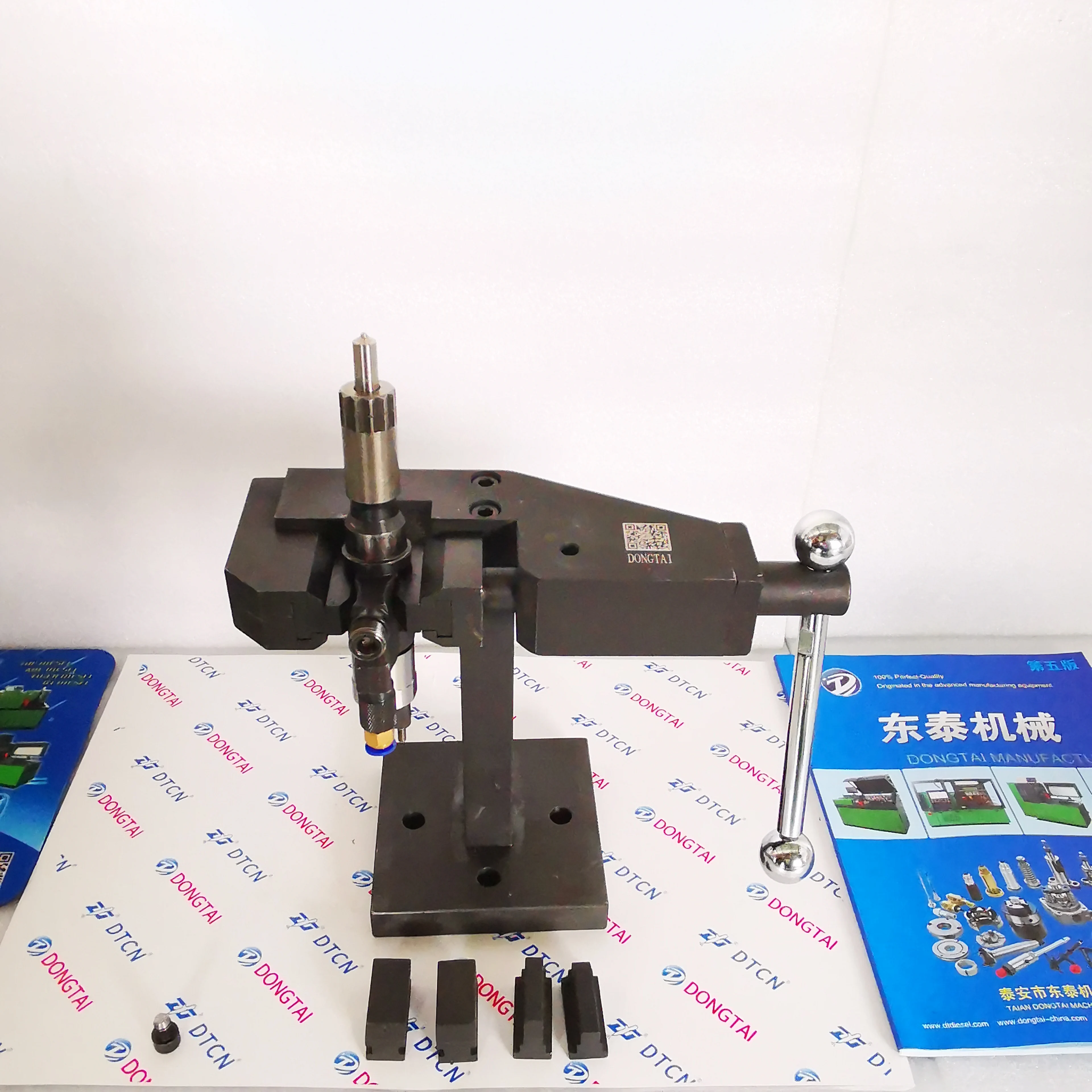 NO.002(3)COMMON RAIL INJECTOR SUPPORT