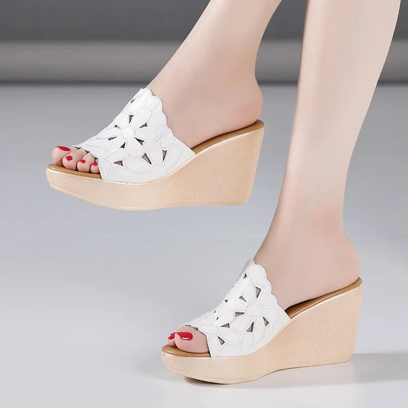 Small Size 32-43 Non Slip Floral Cutout High Heels Wedding Shoes Women Wedges Slippers 2025 Summer Beach Offce Slides Thick Sole