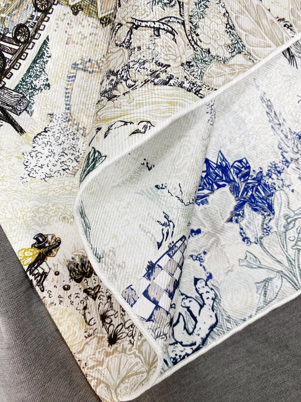 مزدوج الوجه وشاح حريري 65 سنتيمتر المصممين الفاخرة النساء شالات الأوشحة منديل الأم عاشق هدية 65 سنتيمتر الرقبة عصابات