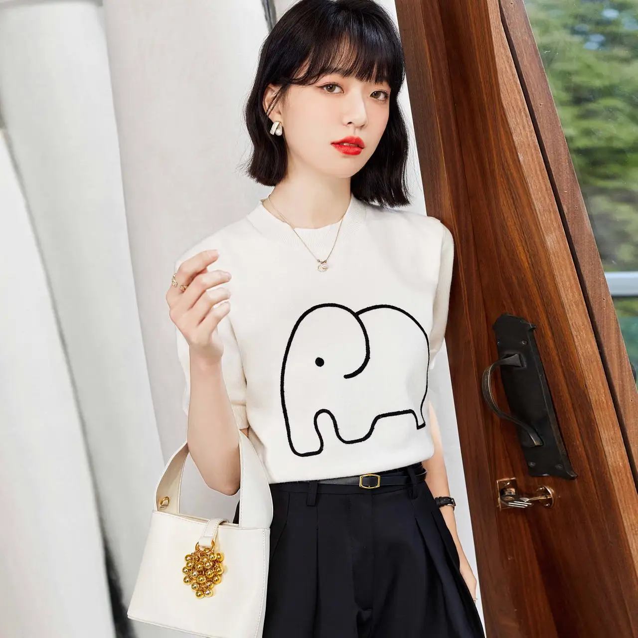 2023 Summer New European Station Fashion Cartoon Elephant Embroidery Short Sleeve Knitted Women's Thin Short Sleeve T-shirt Top