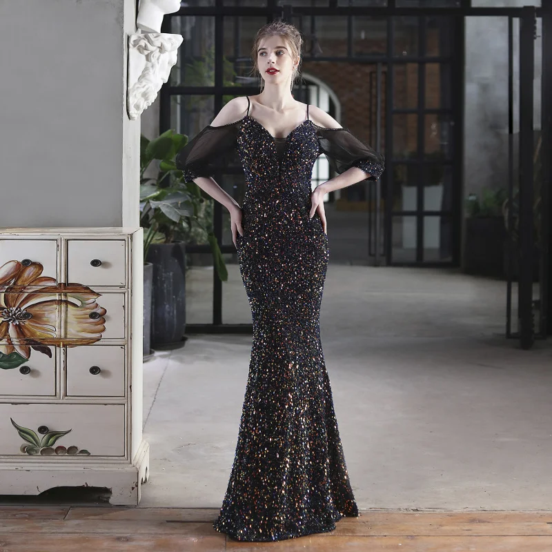 18685 #   Brinde de lantejoulas coloridas, longo jantar de apreciação, saia rabo de peixe slim fit, modelo de carro de casamento, vestido de exposição