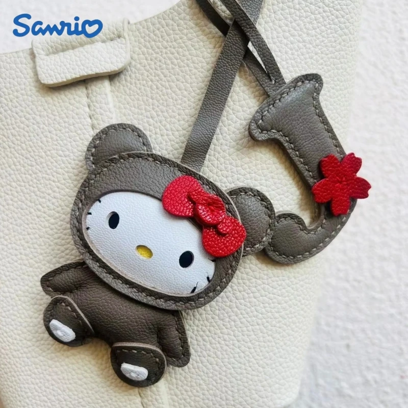 Nuevo y único bolso de piel de oveja hecho a mano Hello Kitty con colgante para llave de coche, bolso cruzado, colgante, regalo para niña, regalo de cumpleaños encantador