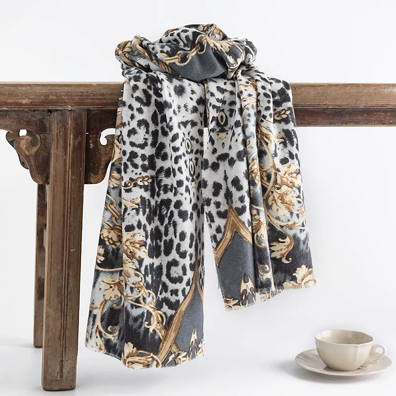 Bufanda con estampado de leopardo para mujer, bufanda cálida, moderna y versátil, estilo de lujo ligero, elegante, Europa y América, invierno, nuevo