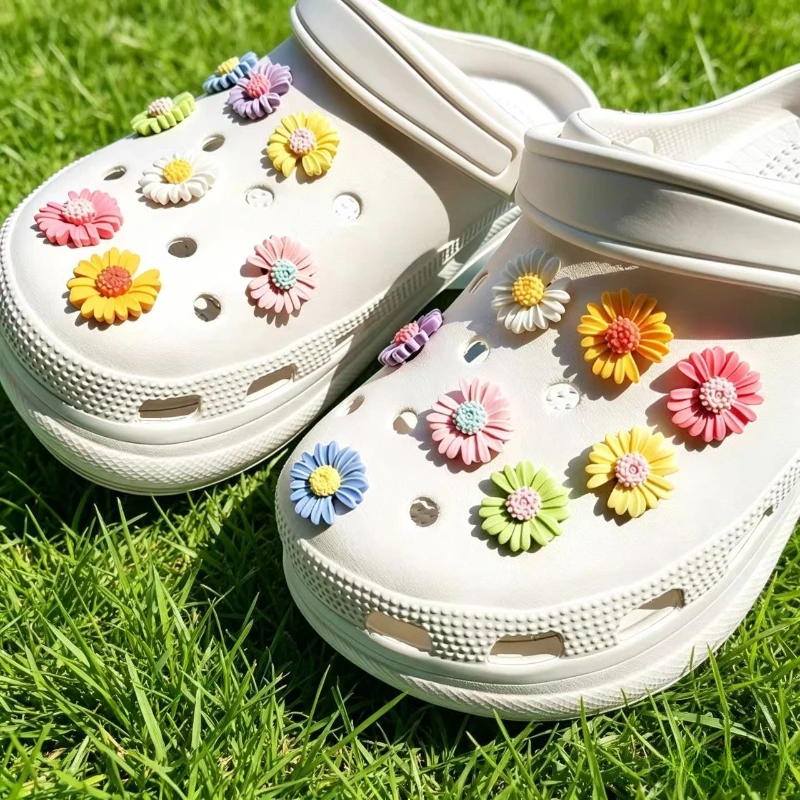 Whole Set Hot Sale DIY Hole Shoes Charms for Colorful Daisy Handmade Charms Designer Quality Garden Shoe Decoration Girl Gift