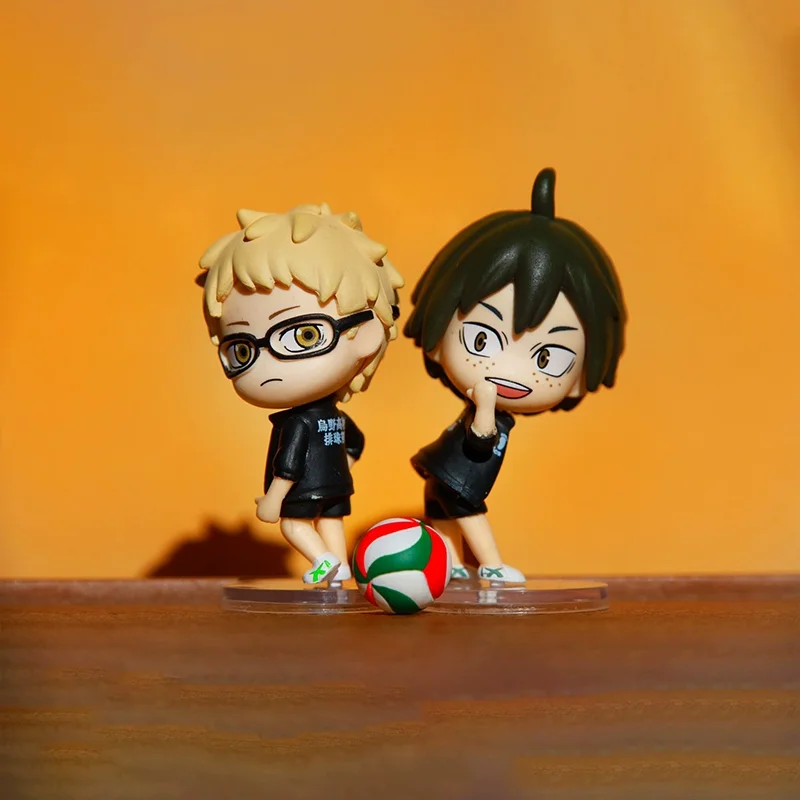 Haikyuu Gashapon jouets Hinata Shoyo Kageyama Tobio dites bonjour et se transforme pour introduce les uniformes modèles ornements