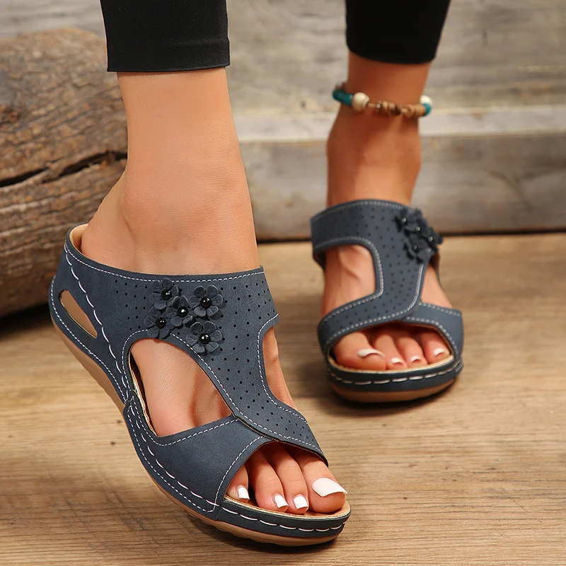 Lightweight Summer Wedges Slippers Women Plus Size 44 Hollow Thick Sole Casual Sandals Woman Anti Slip Platform Beach Sandles