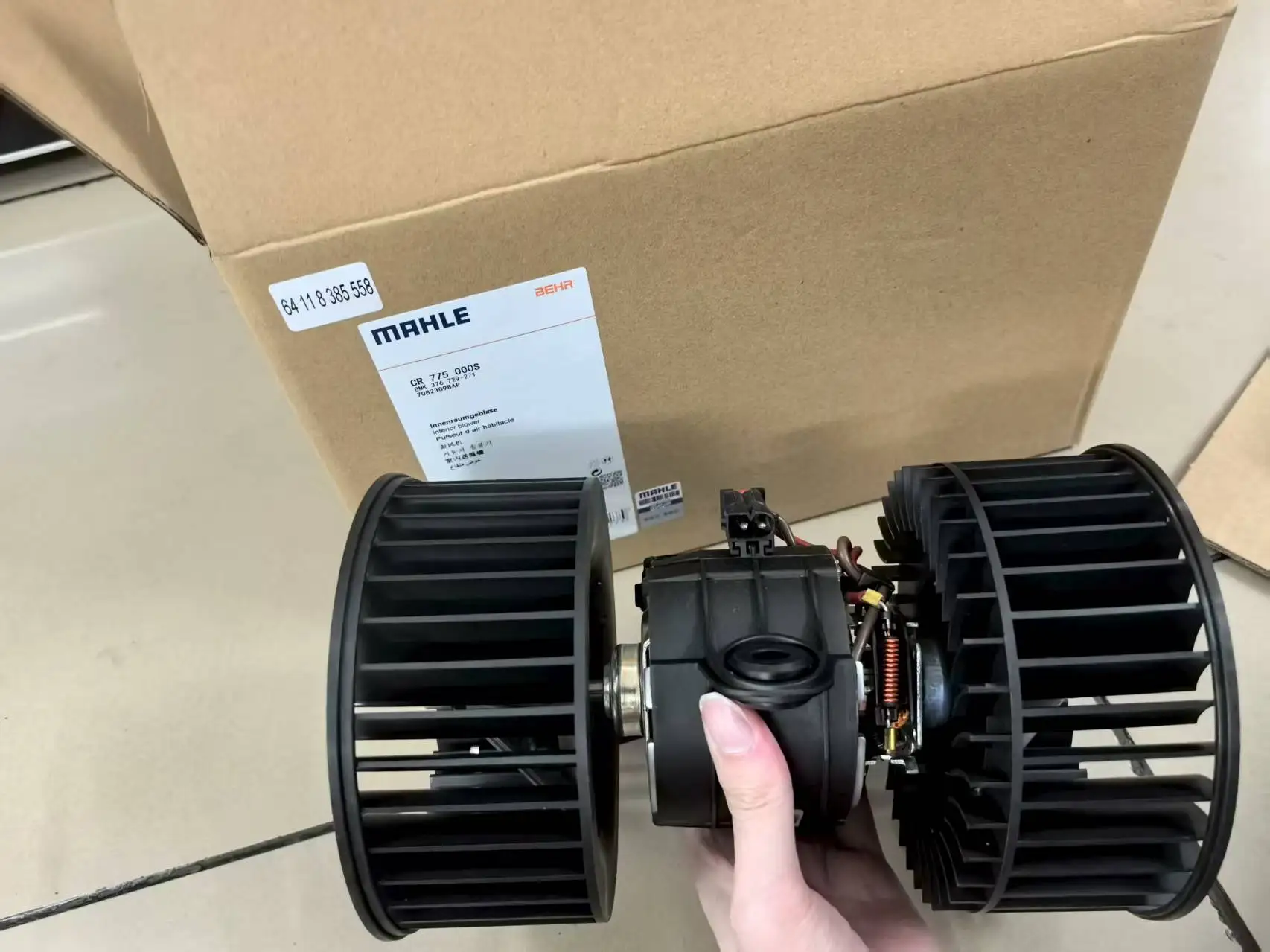 

Suitable for BMW 520 523 525 528 530 540 X5 E39 E38 1996-2003 Blower unit 64118372183