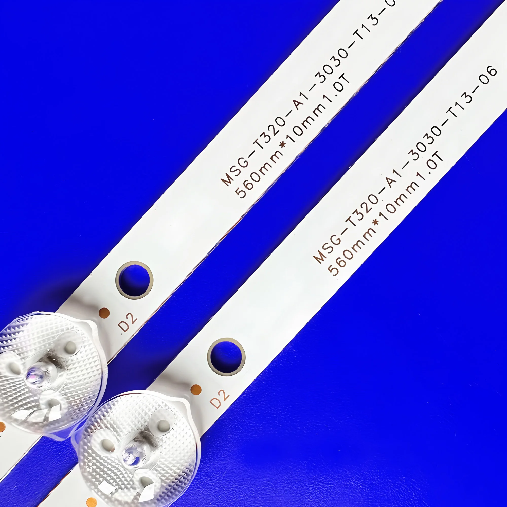 100%New LED Strips for 32 TV MSG-T320-A1-3030-T13-06 32A1/N01-1 6LED 560mm 3v
