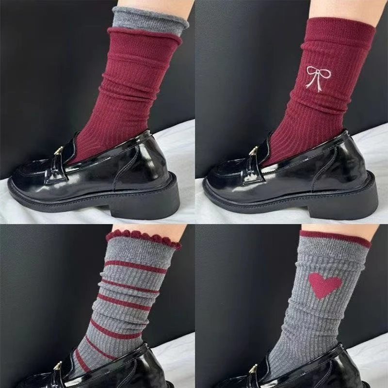 5 Pairs Girls' Fashion Ankela Red Autumn/Winter Women's Middle Socks Boneless Retro Trendy Outerwear Stacked Women's Socks 2025