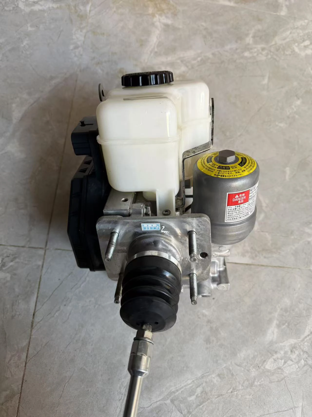 

For Toyota FJ Kuluze ABS Brake Master Cylinder Rand Kuluze 5700 LC100 FJ120 150 200 ABS Pump Assembly Original Disassembly Used