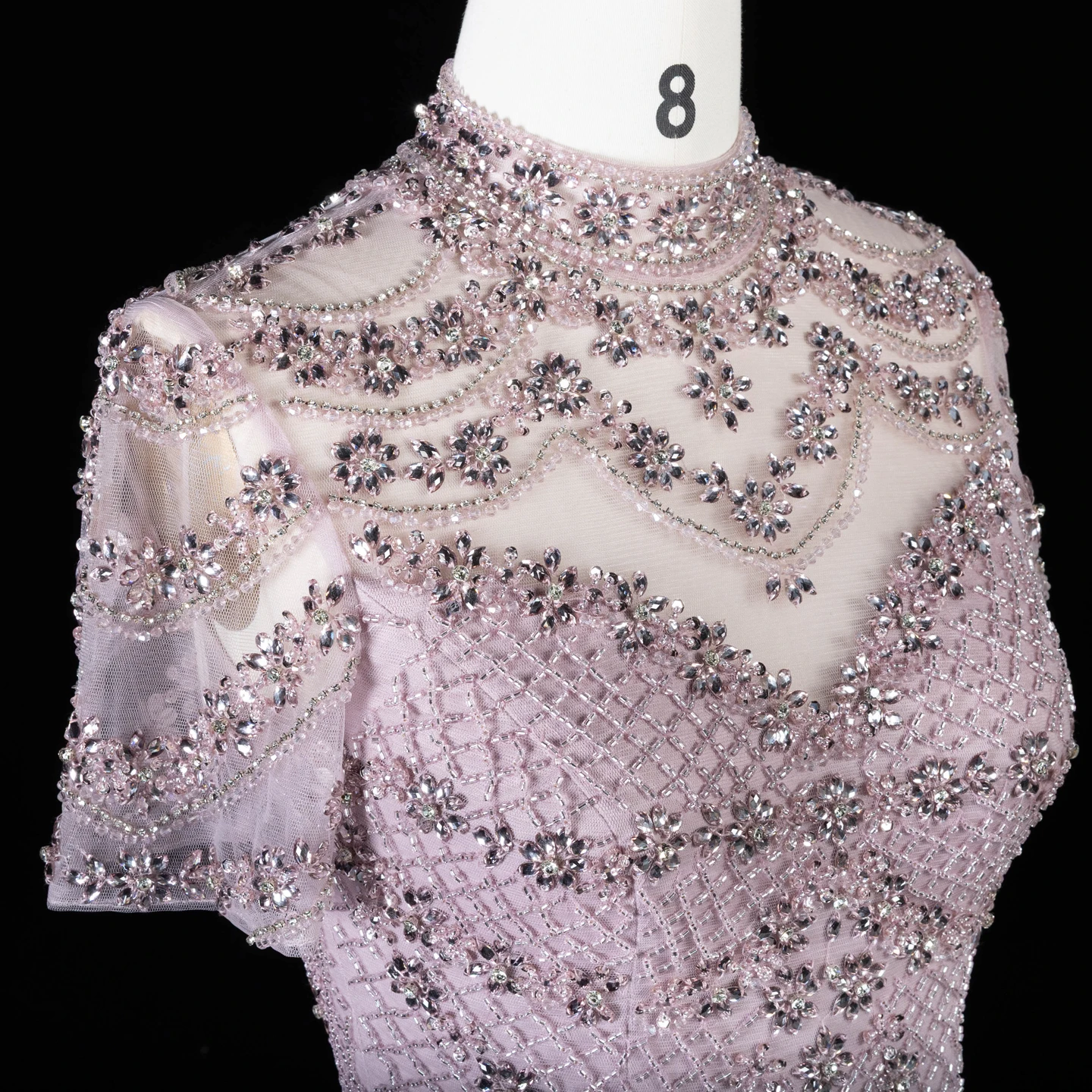 Sharon Said Abendkleid mit hohem Kragen in Champagnerfarbe, kurzen transparenten Ärmeln, Gittermuster, Strass, Meerjungfrauen-Schnitt, formelles Anlasskleid, Partykleid SS185, maßgeschneidert. – Detail 14