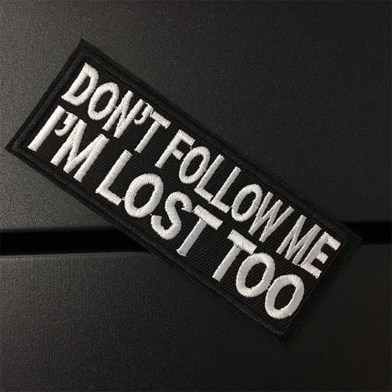 DON'T FOLLOW ME Rozmiar: 10x3,8 cm Naszywki na ubrania Pasek na odzież Czarno-białe litery Naprasowanki DIY Haftowana naszywka