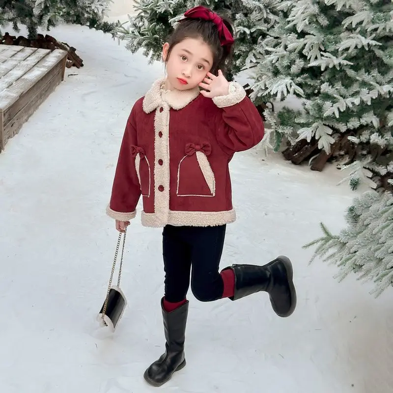 معطف شتوي مخملي من جلد الغزال للفتيات 2025 نمط جديد دافئ من الفرو الصناعي الأحمر للأطفال الصغار سترة شتوية أنيقة #2
