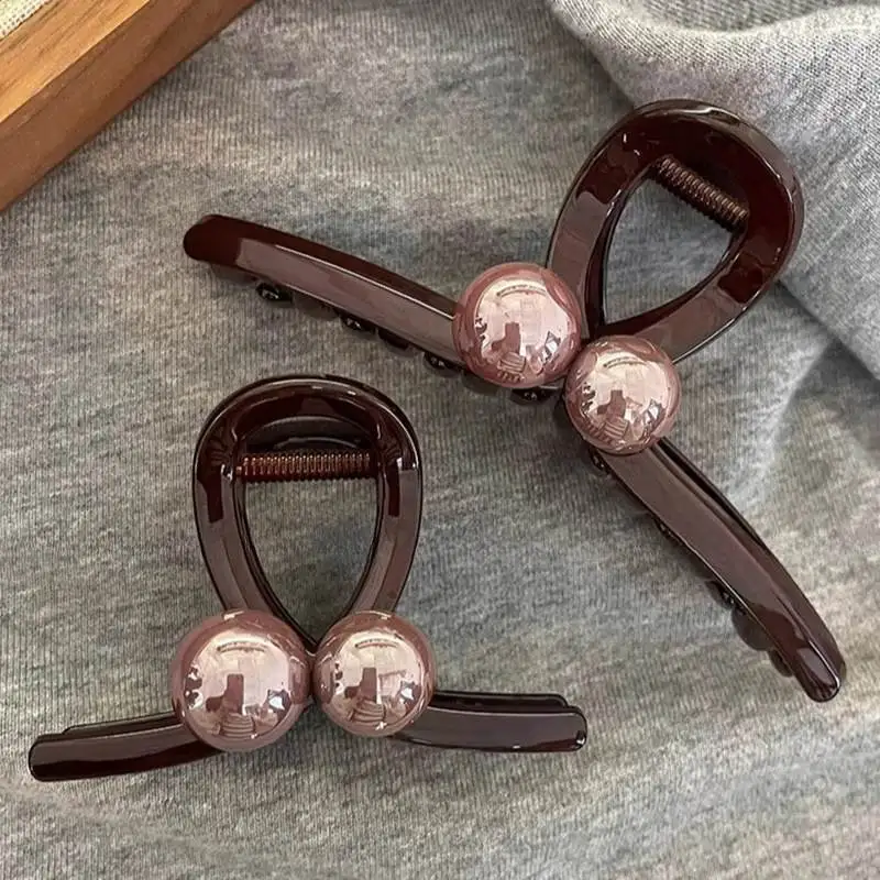 

Заколка-краб для волос с жемчугом, средняя, 1 шт., новинка 2026 года, для прически «полупучок», заколка-краб для затылка, для женщин, для хвоста, шикарная, для повседневного использования