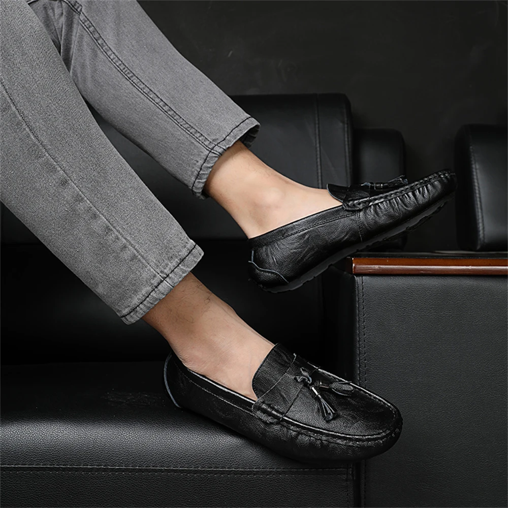 2024 Brand Men Casual Shoes Designer Loafers Fashion Flat Retro Leisure Shoes Man Driving Shoes Male Footwear Men's Formal Shoes