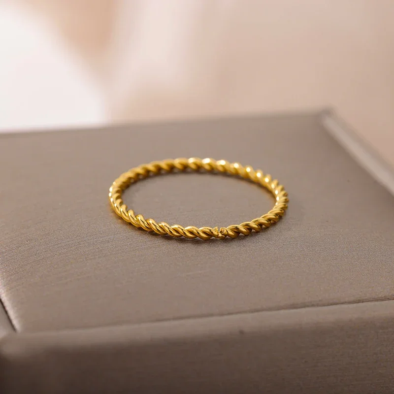Anillos de dedo giratorios en espiral de acero inoxidable para hombre y mujer, anillos redondos chapados en oro para parejas de boda, regalo de fiesta, joyería minimalista, 1 ud.