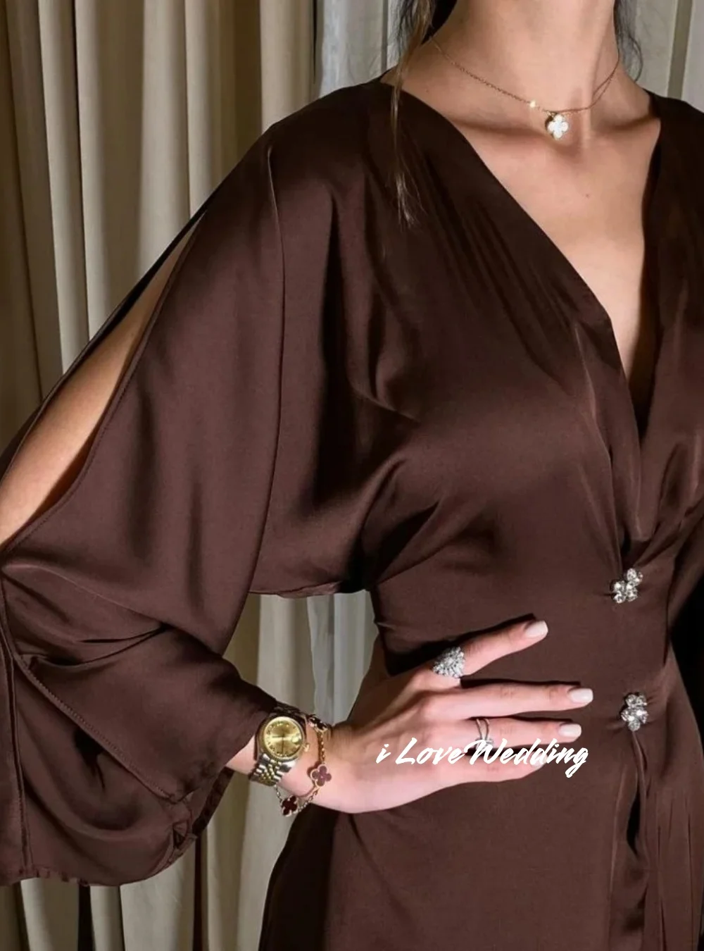 

Brown V-Neck Evening Dress 2025 Satin Beading Long Sleeve A-Line Prom Dress Pleated Floor Length Wedding Party Dress Customized