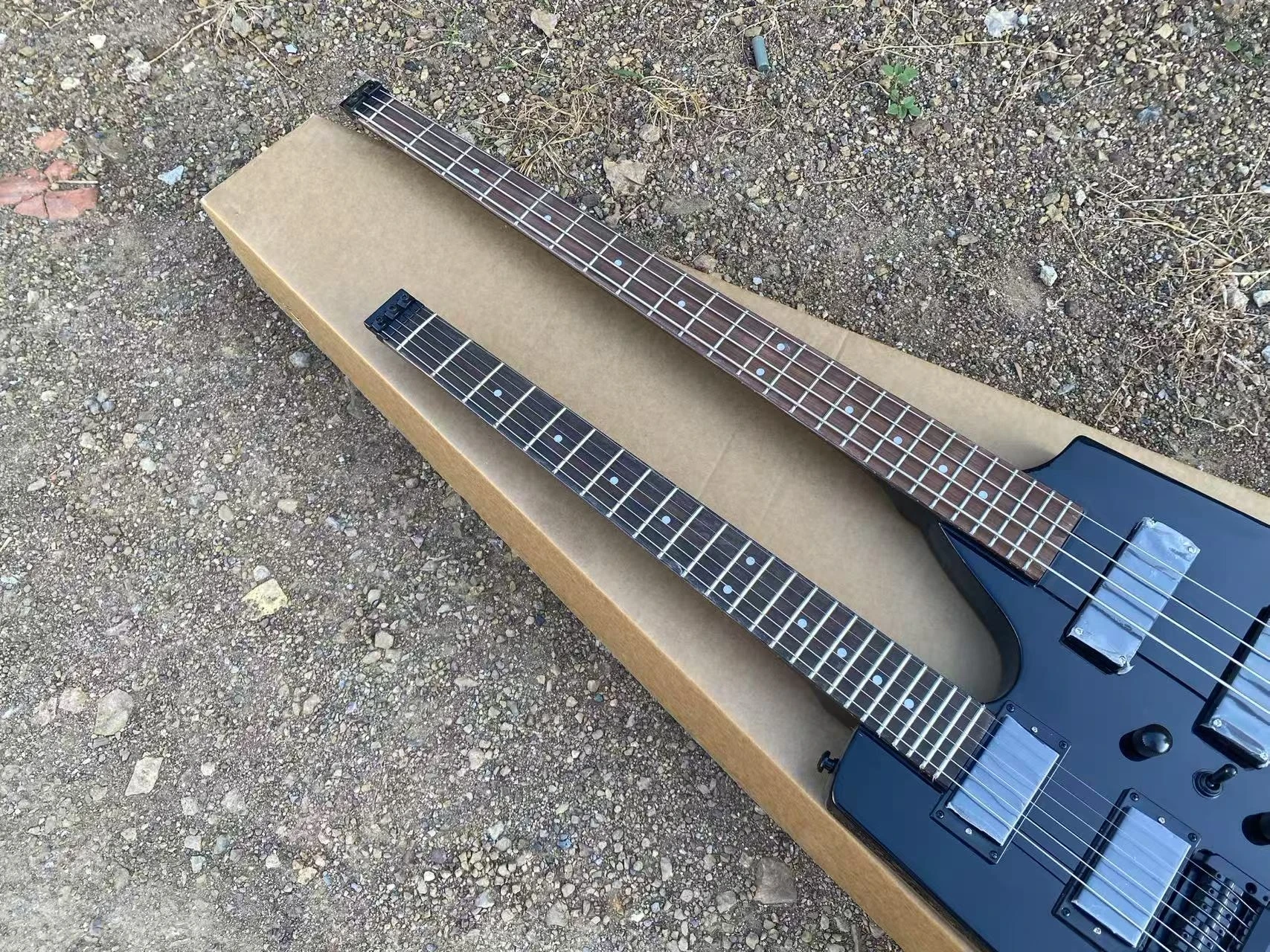 Tremolo Bridge 6 String Guitar + 4 String Bass Combo Black Double Neck Headless Electric Guitar 24 Frets Black Hardware
