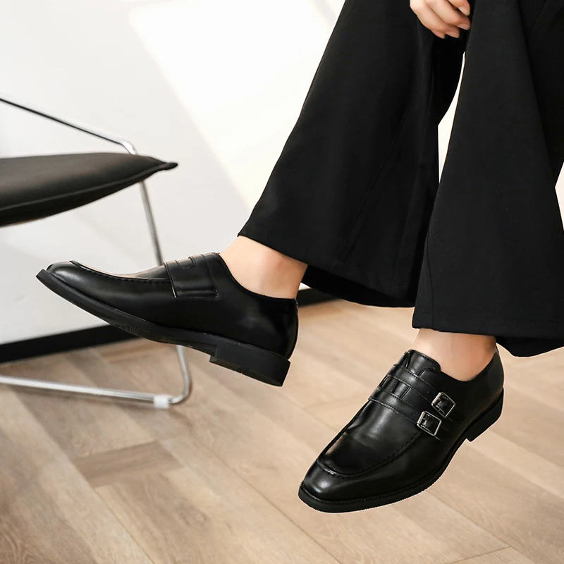 العلامة التجارية مشبك مزدوج تصميم أنيق جلدية عارضة أحذية الراحة جودة الأعمال حزب تاريخ الأحذية الجلدية المنخفضة قطع الرجال المتسكعون