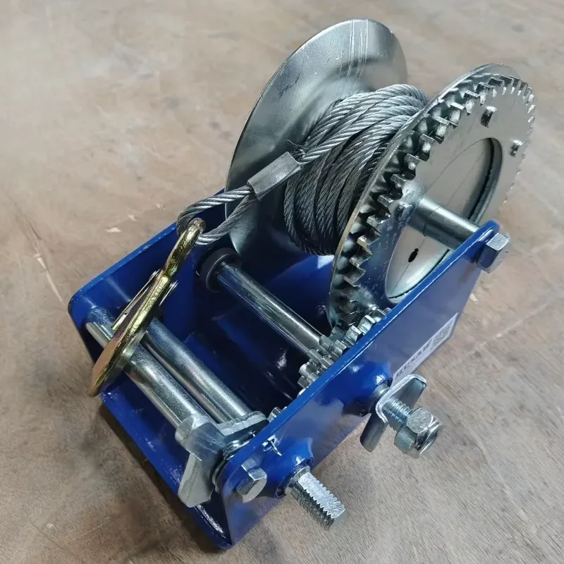 2500 Lbs Portable Manual Winch Mini Hand Crank Boat Winch with 10m Steel Cable Heavy Duty Marine Anchor Puller for Trailer