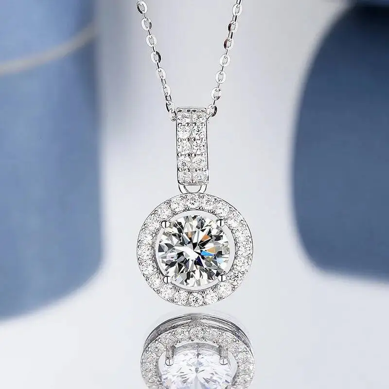 

JoiasHome S925, ожерелье из стерлингового серебра 925 пробы с круглым кулоном из муассанита 1 карат цвета D для женщин, сверкающие свадебные украшения, подарок