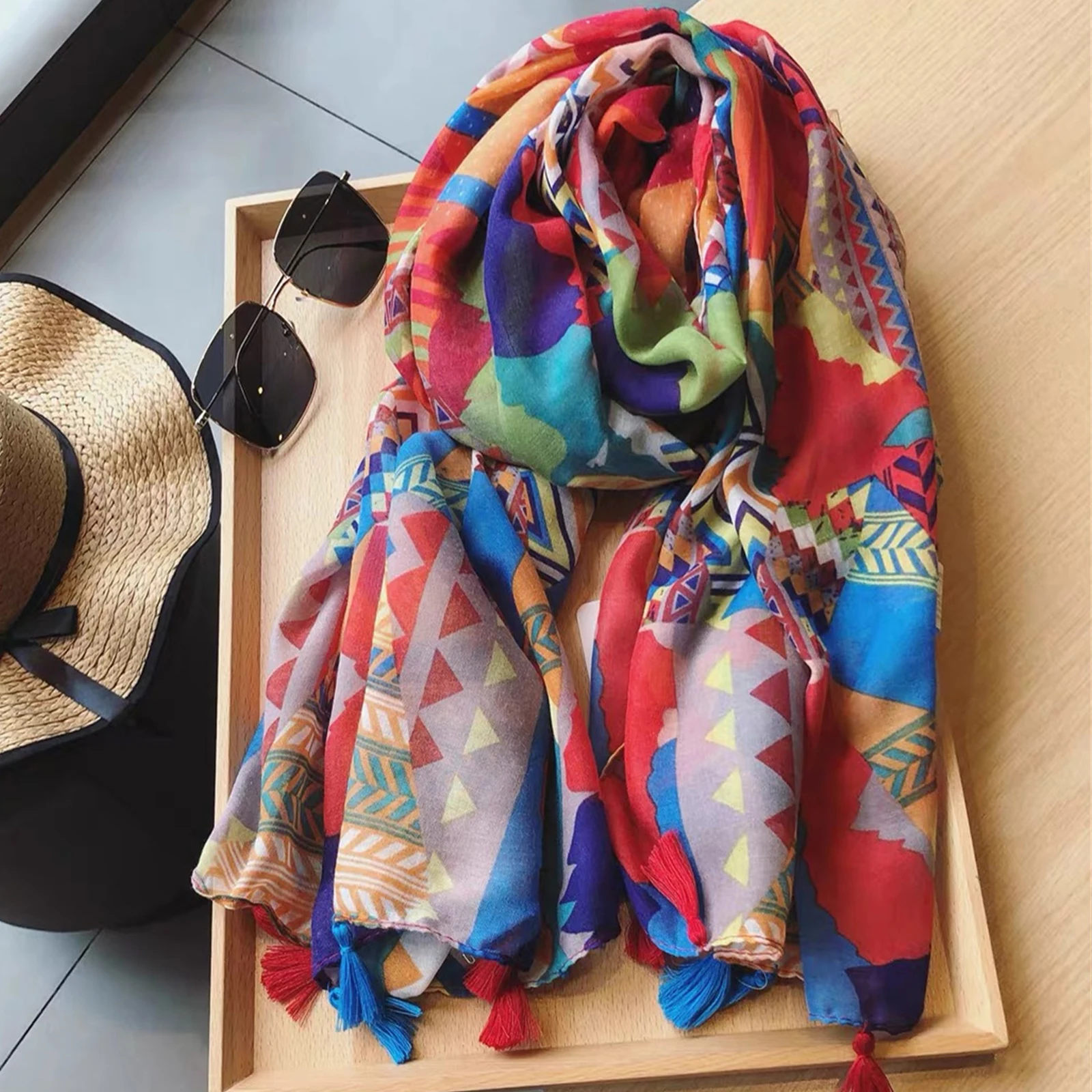 180 * 85cm Muslim Headscarf, New Style Windproof Tassels Shawls The Four Seasons Female Bandanna Fashion Print Warm Beach Towel,