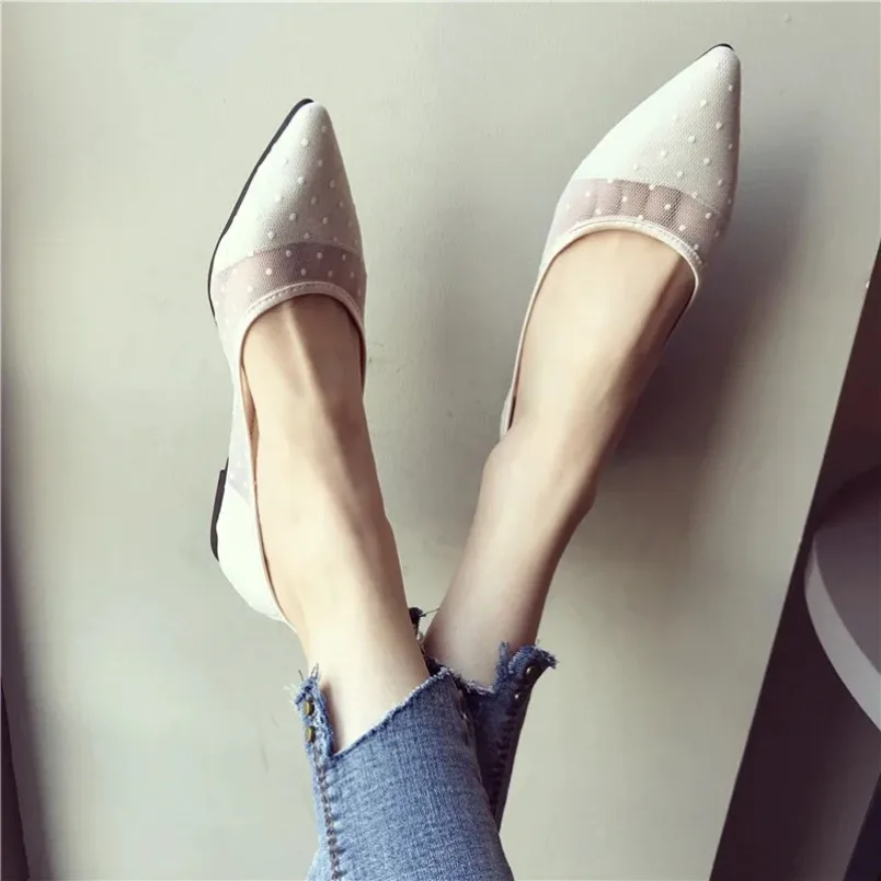 أحذية نسائية صيفية كاجوال بمقدمة مدببة على أحذية شبكية مسطحة قابلة للتنفس بنمط نقاط بولك