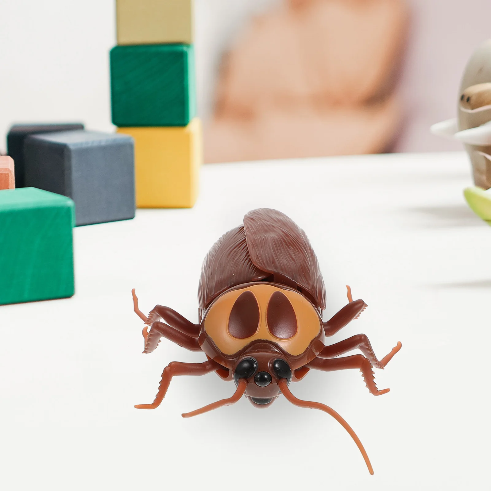 مجموعة واحدة من لعبة الصراصير الكهربائية التي يتم التحكم بها عن بعد، دعابة واقعية للمهرجانات والديكور المخيف