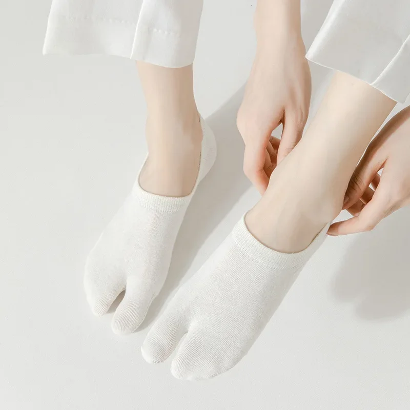 

Cotton Solid Color Split Toe Socks Women Two Toe Socks Short Boat Sock Set