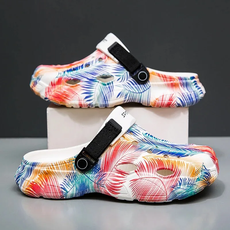 Scarpe slip-on leggere, traspiranti, antiscivolo, alla moda e casual modello 2025 con fori, comode ciabatte da spiaggia