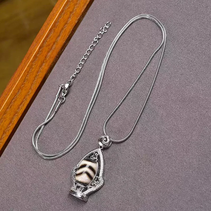 Naszyjnik z zawieszką z naturalnego agatu i tygrysiego oka z zapięciem, prosty i stylowy naszyjnik unisex.