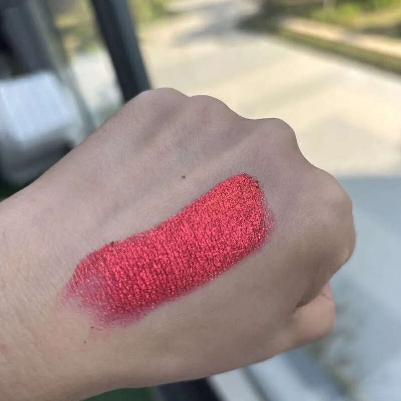 Nuovo colore! Ombretto camaleonte, ombretto rosso freddo e selvatico