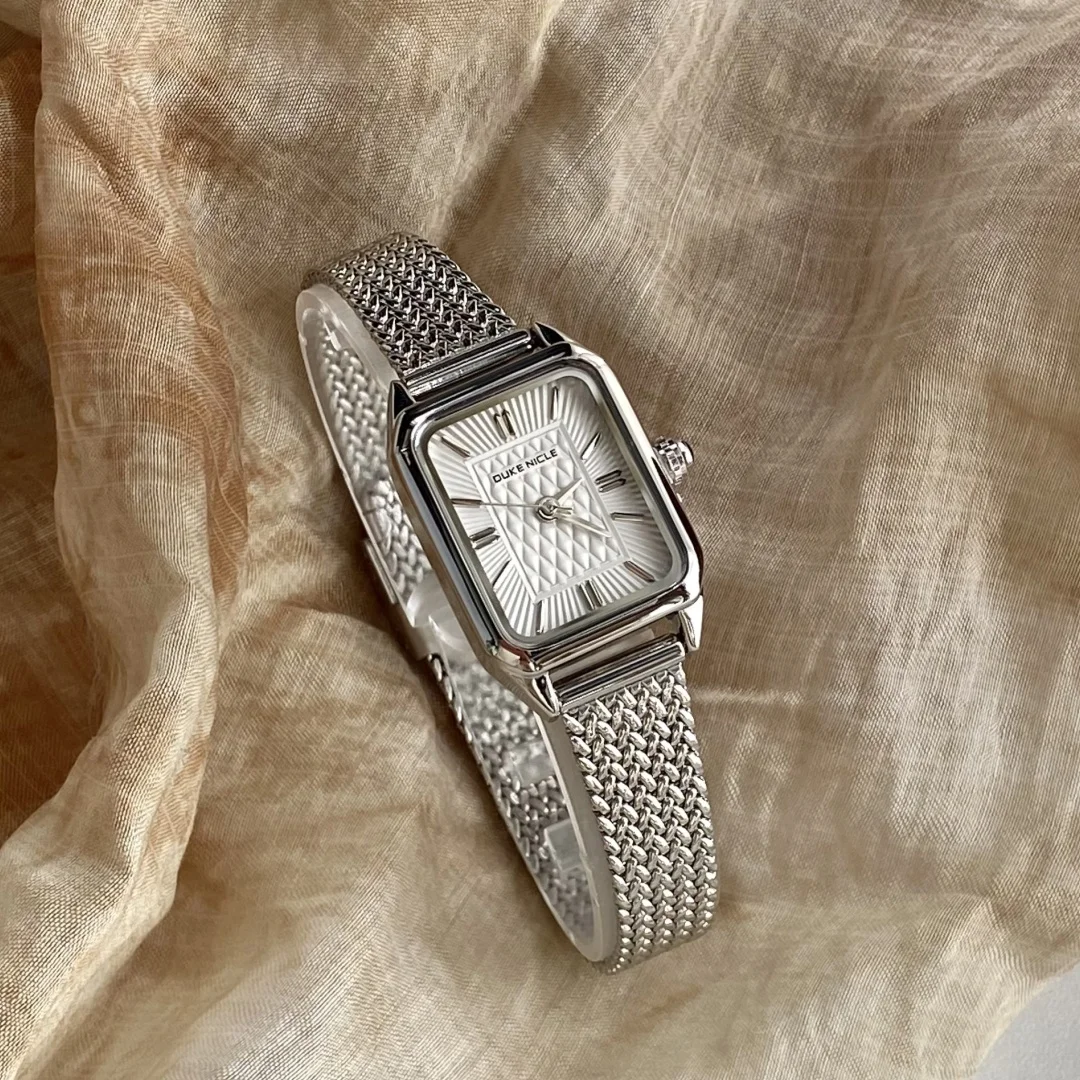 ساعة يد كوارتز بسيطة مقاومة للماء للسيدات ساعة يد ذهبية أنيقة من الفولاذ المقاوم للصدأ ساعات نسائية Relogio Feminino