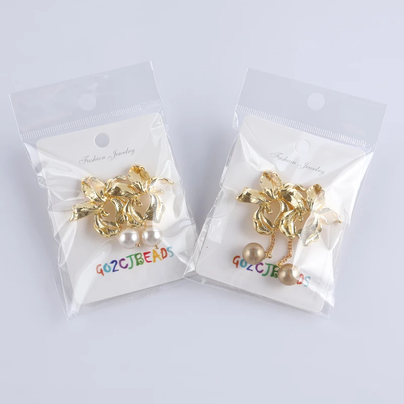 أقراط لؤلؤية إبداعية جديدة متعددة الأشكال لعام 2025 مناسبة لهدايا حفلات أعياد الميلاد اليومية