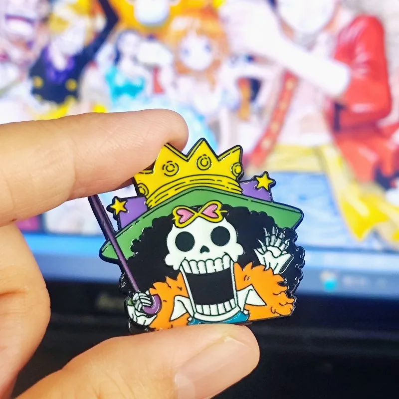 ワンピース漫画ブローチキャップルフィ Q Figurals ゾロサンジアニメアクションフィギュアおもちゃバッジ商品装飾子供のギフト