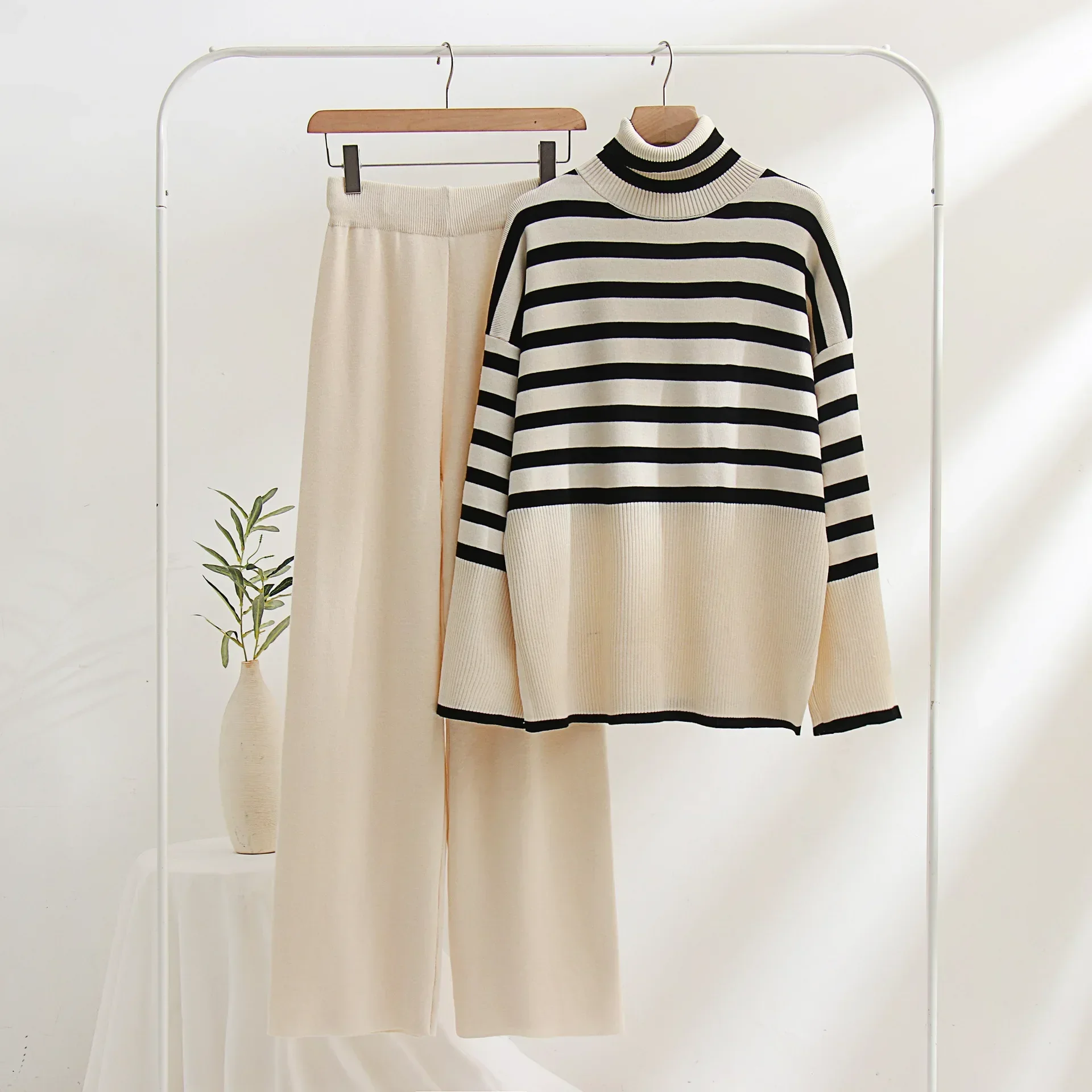

Stripe Knit Pant Set Women Casual Wide Leg Pant and Long Sleeve Sweater Outfit Fashion Winter Elegant Casual Two Piece Set