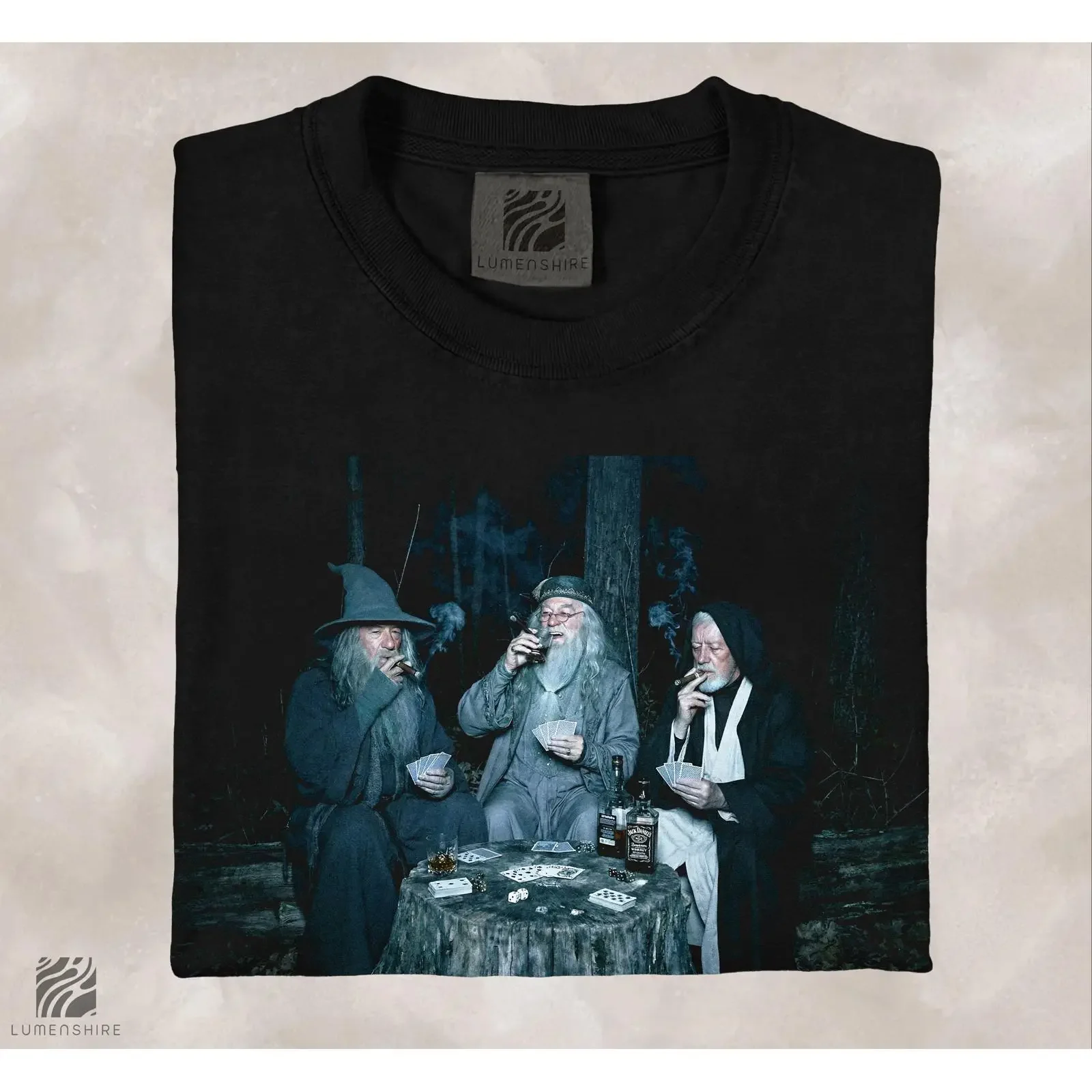 camiseta-wizard-poker-trail-cam-gandal-dumble-e-old-ben-parodia-crossover-de-fantasia-meme-de-vigilancia-florestal-vintage-lavada