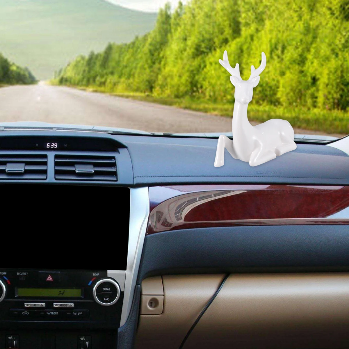 

1Pair White Glazed Ceramic Couple Deer Ornament Lovers Deer Adornment Car Interior Decor Home Desktop Decoration