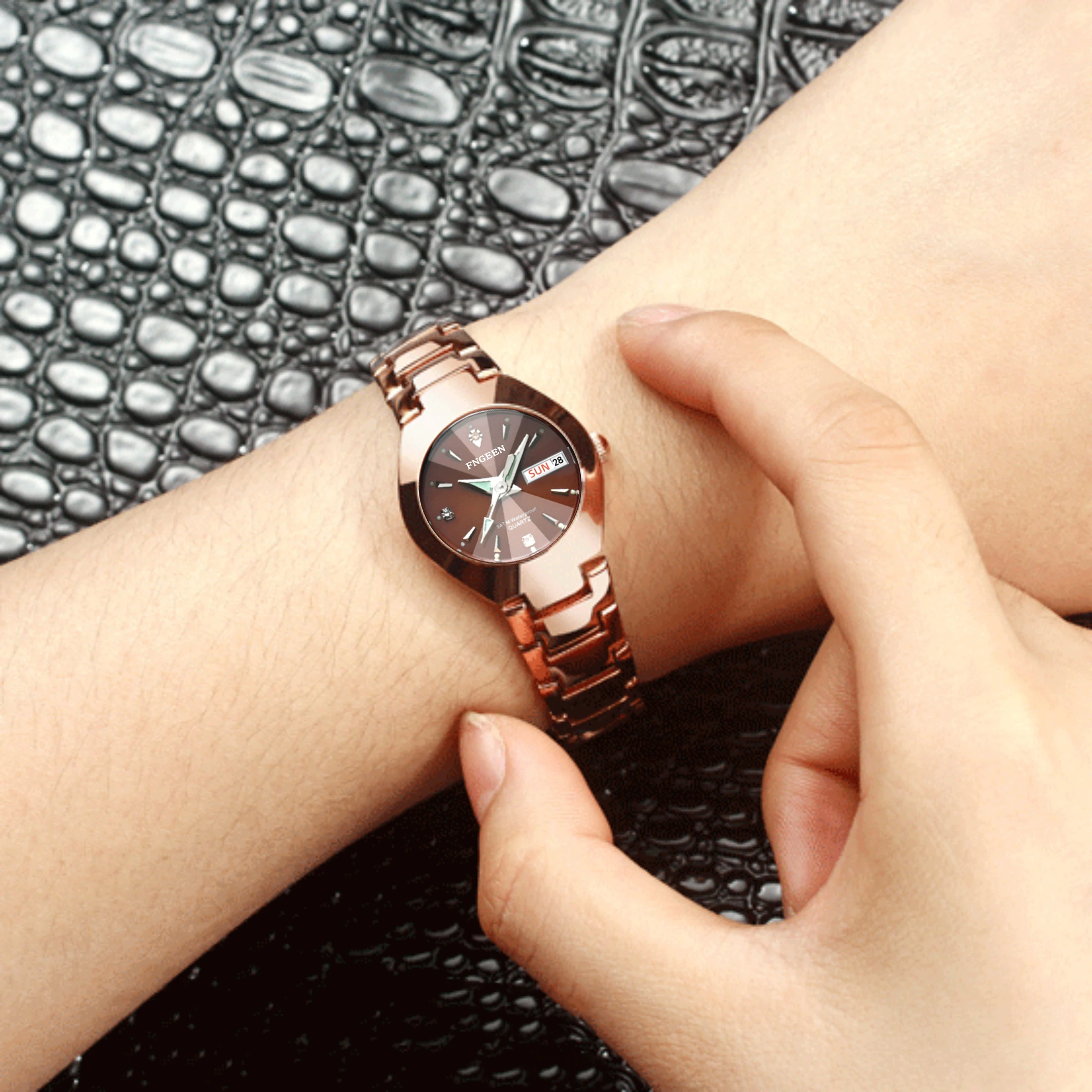 2 Pc/Set Couple Watches Luminous Waterproof Date Calendar Valentine's Day Gift Stainless Steel Rhinestone Quartz Watch Rose Gold