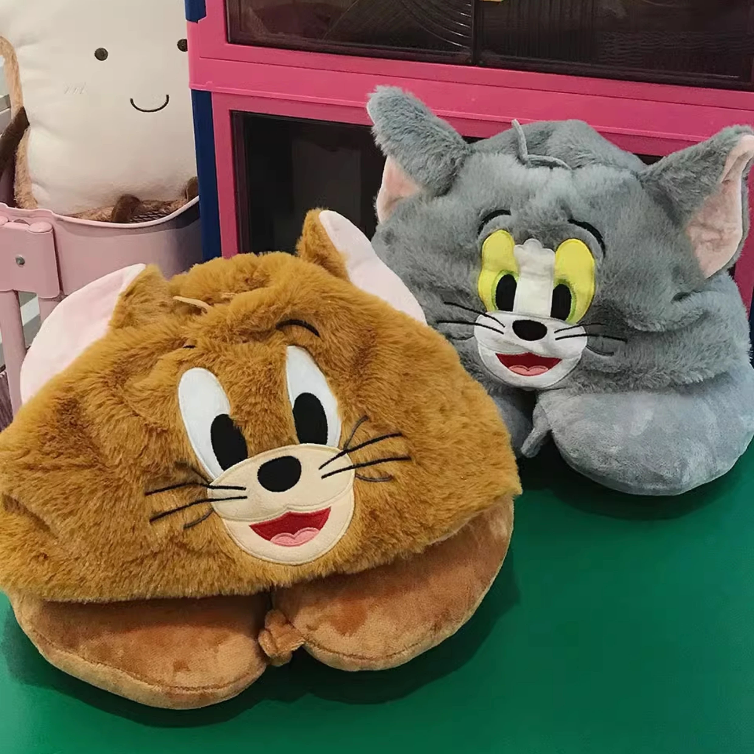 

Lovely Tom and Jerry U-shaped Neck Pillow Hooded Anime Cat Mouse Blackout U-shaped Pillow With Hat Travel Office Nap Pillow