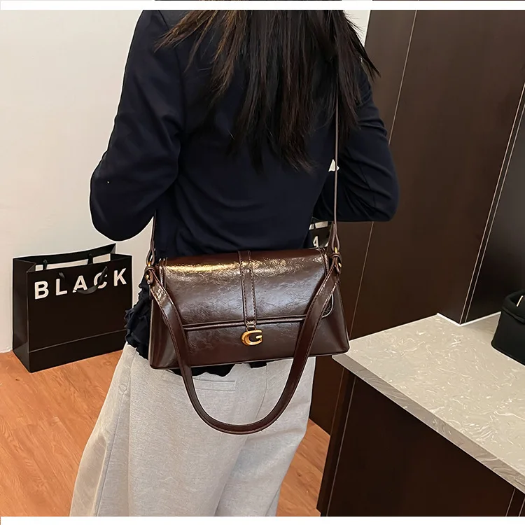 

2025 New High-End French Niche Retro Bag Women Small Square One-Shoulder Armpit Daily Crossbody Bag