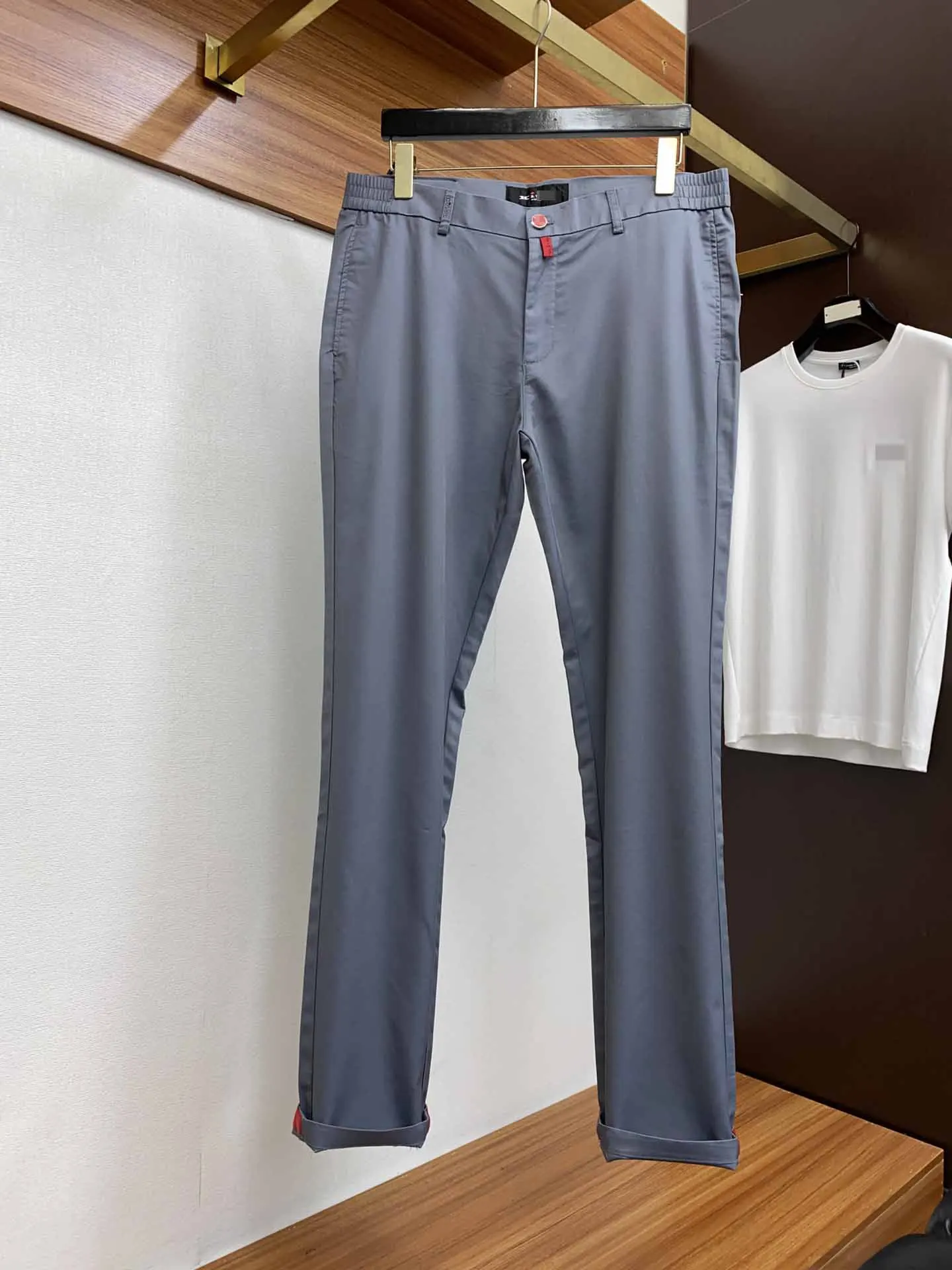 

2024 DIKU Men's linen casual pants with embroidered micro logo design on both sides, very versatile, elastic waist, suitable for