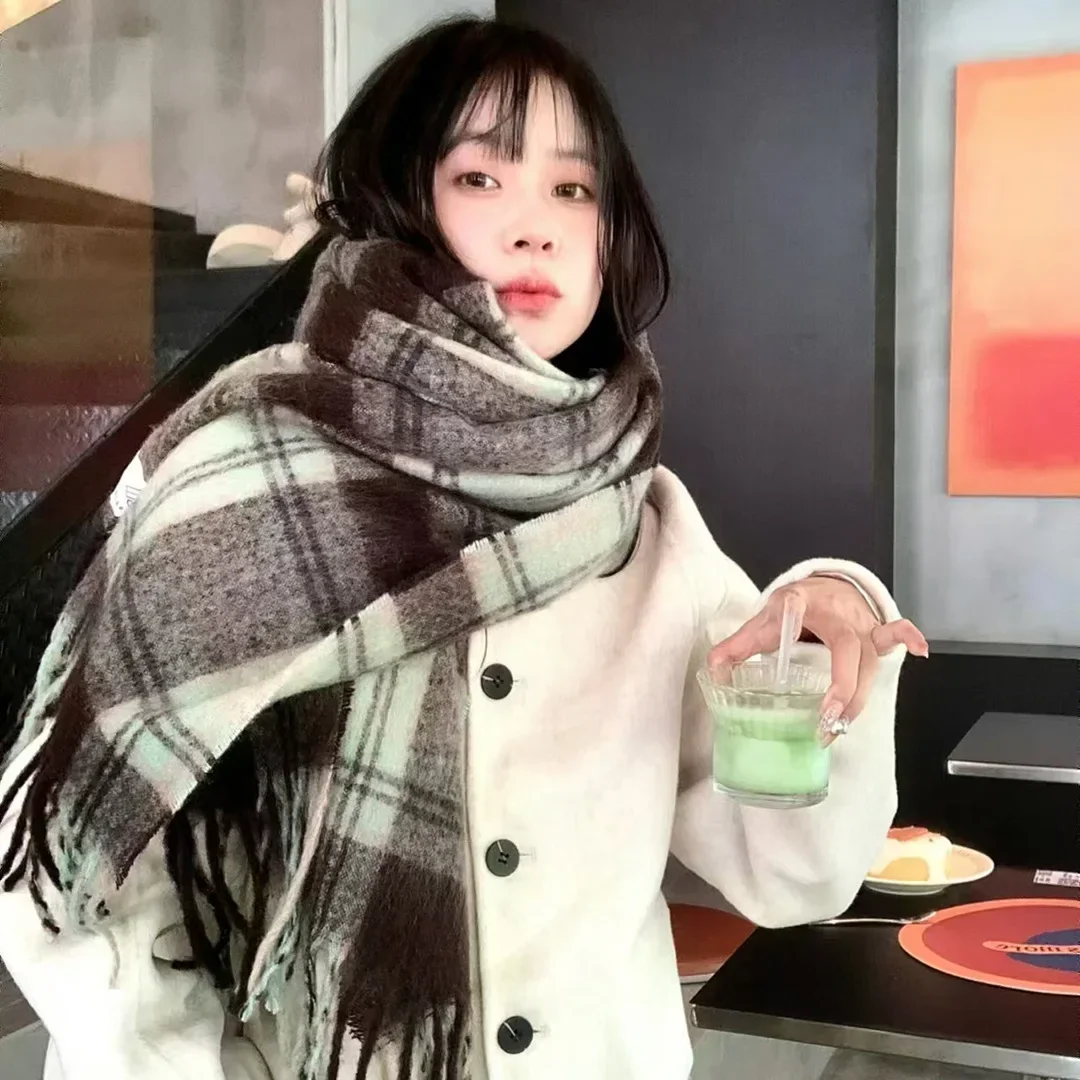 

Korean Fashion Winter Scarf Women Thicken Warm Plaid Wraps Luxury Scarf Female Designer Brand Men Large Shawl Long Tassel Scarf