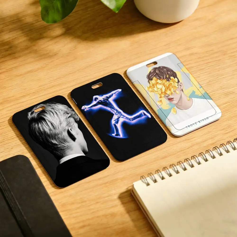 Singer T-Troye S-Sivan Badge Reel Dress Clips Brooches With Tags ID Name Card Holders Gift