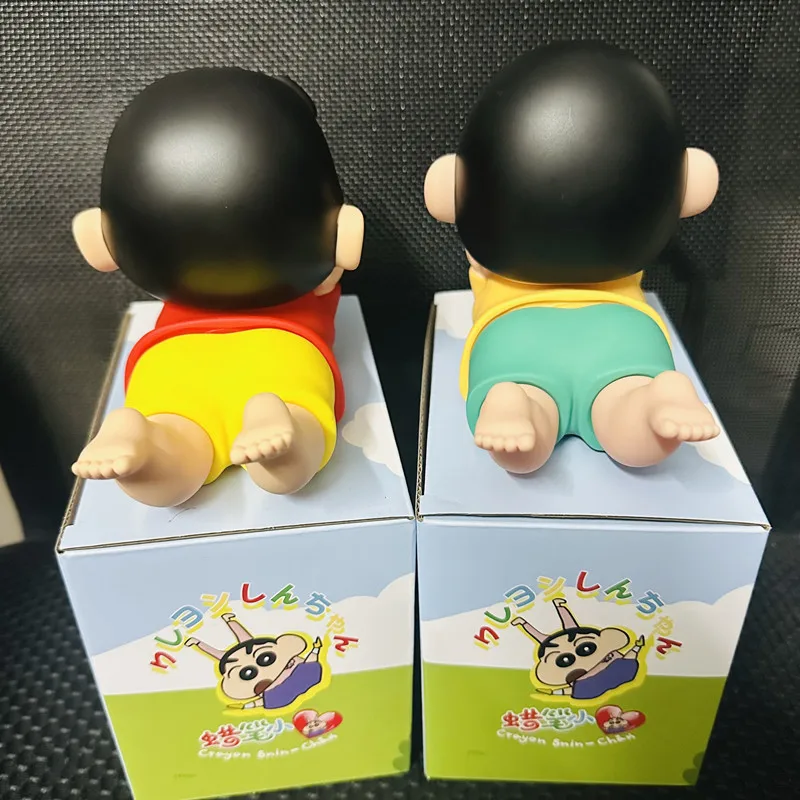 12cm Cartoon Crayon Shin-chan Neue Mobile Desktop-Ständer Anime Kawaii Haushalt Abbildung Modell Ornament Puppe Spielzeug Tablet stehen Geschenk