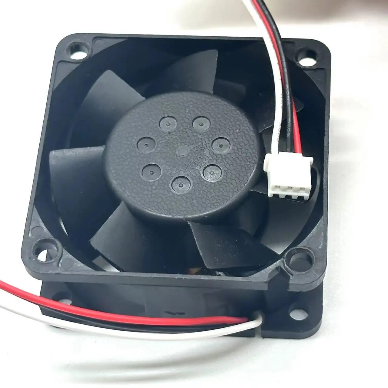 NMB-MAT 2410ML-04W-B49 F50 DC 12V 0.22A 60x60x25mm 3-wire Server Cooling Fan