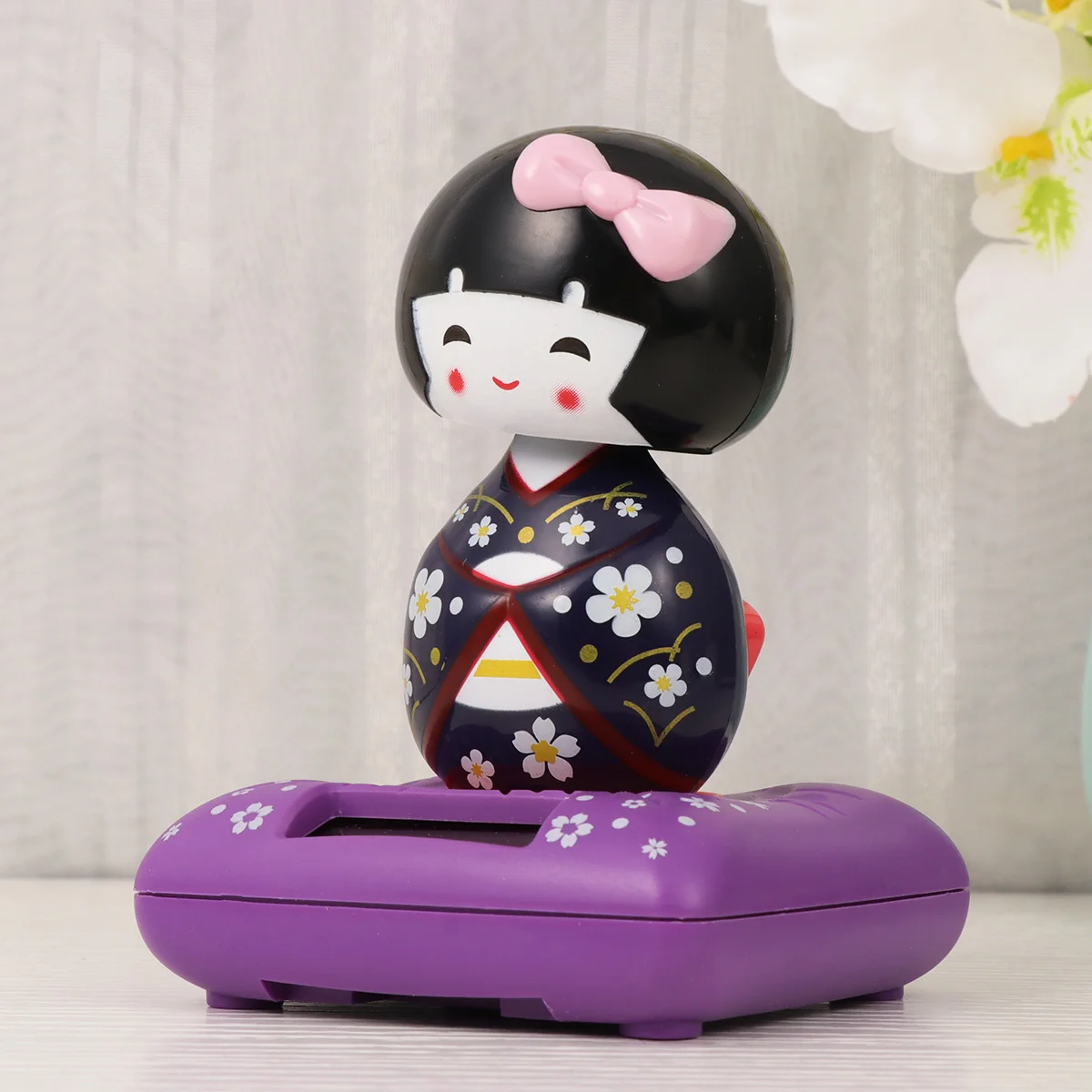 Solar Kimono Kokeshi Swing Dashboard Figure, Bonecas em miniatura, Dançando Gueixa Alimentado, Cabeça Balançando Decoração, Carro japonês boneca